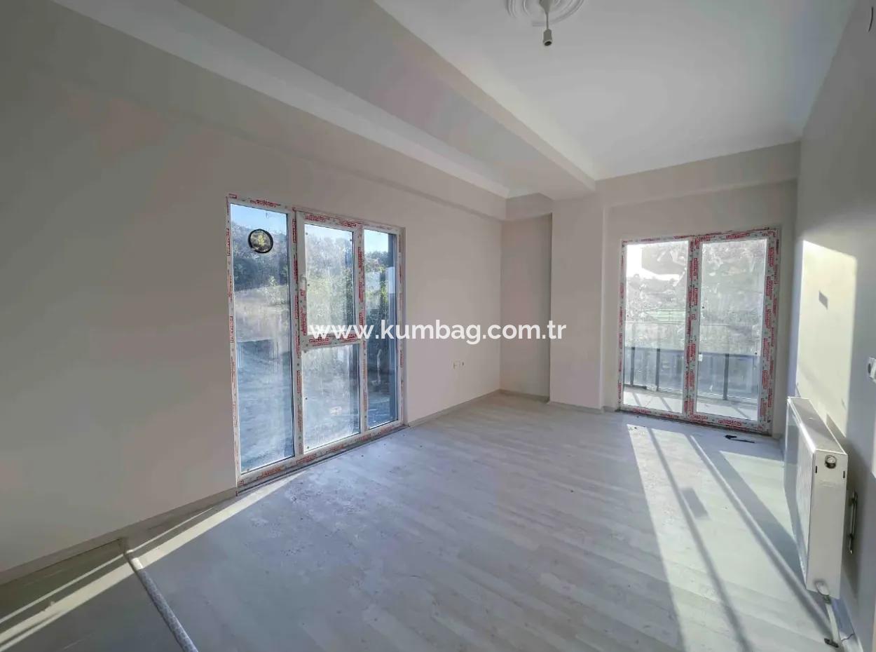 Kumbağ'da Cadde Üzerinde Site İçerisinde Satılık Sıfır 2+1 Daire