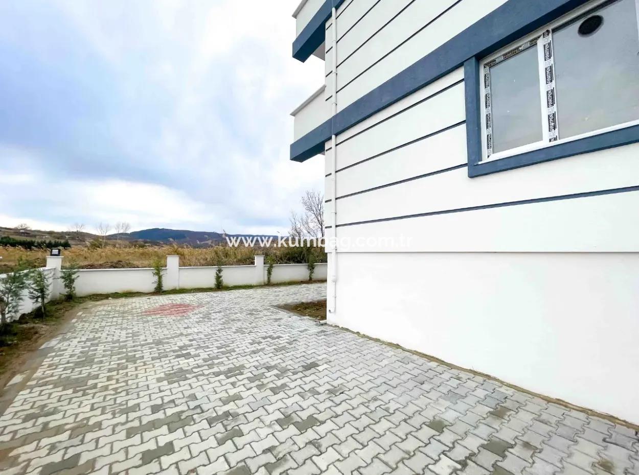 Kumbağ'da Havuzlu Site İçinde Bahçeli Sıfır 1+1 Satılık Daire
