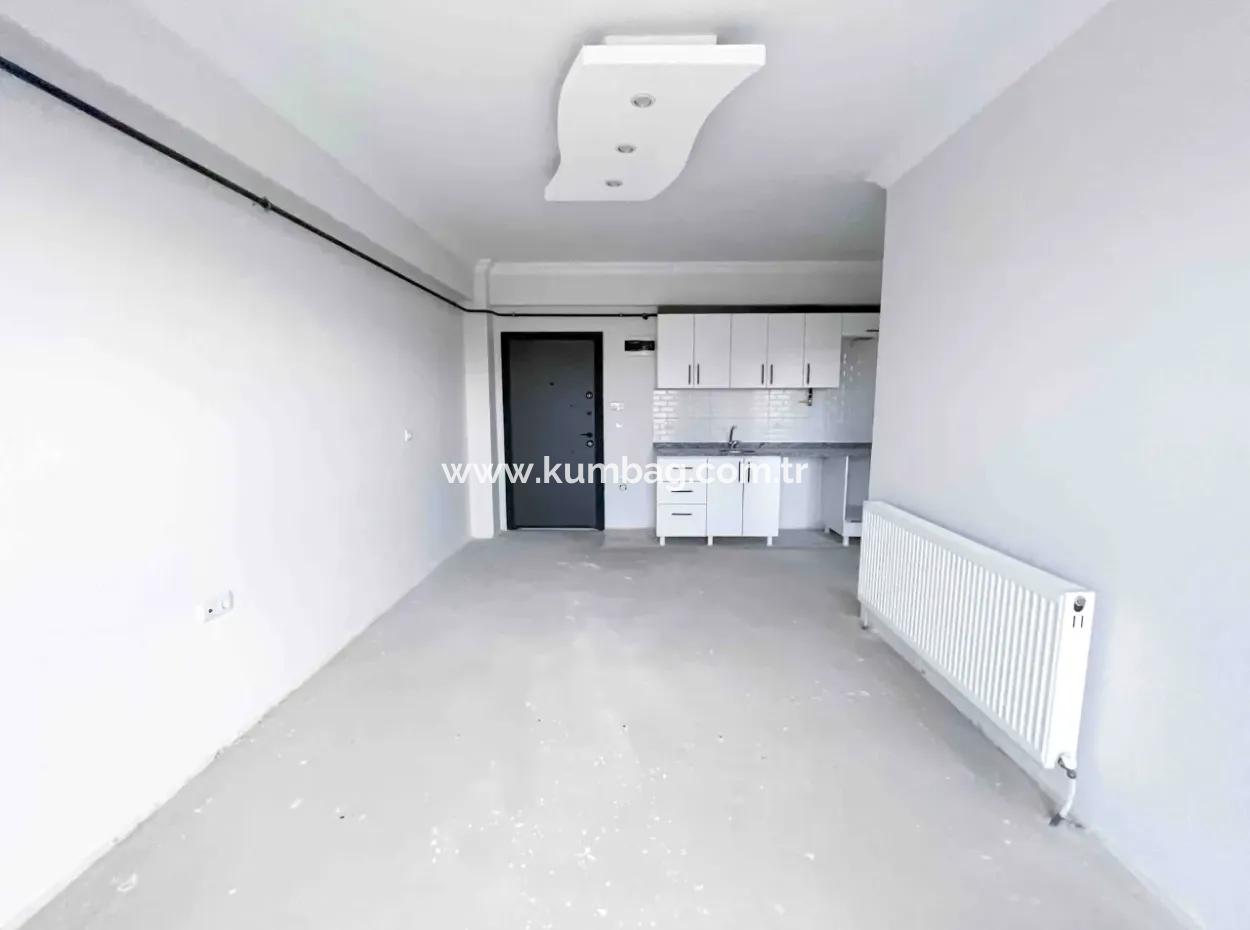 Kumbağ'da Havuzlu Site İçinde Bahçeli Sıfır 1+1 Satılık Daire