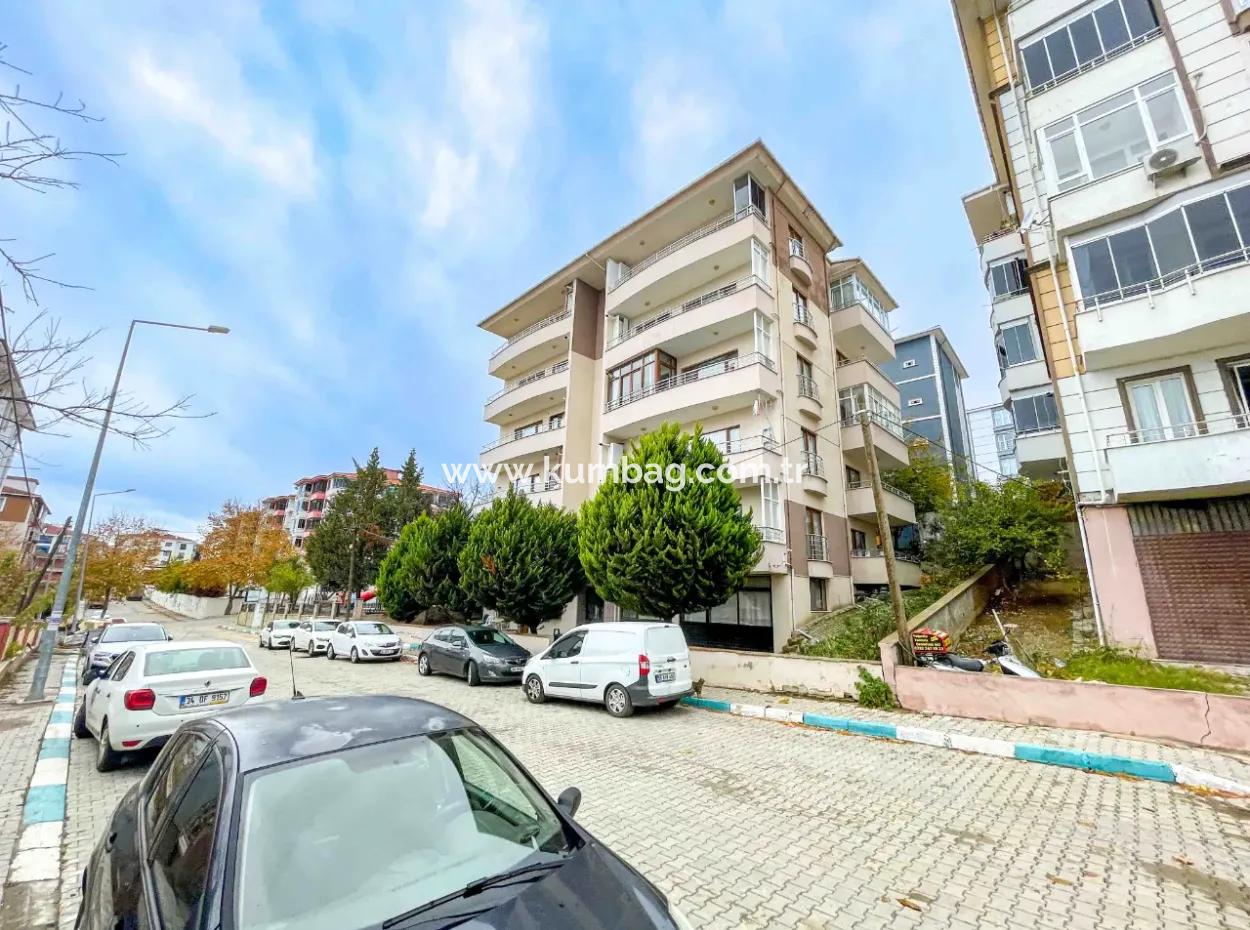 Altınova'da Deniz Manzaralı İskanlı Geniş Satılık 3+1 Daire