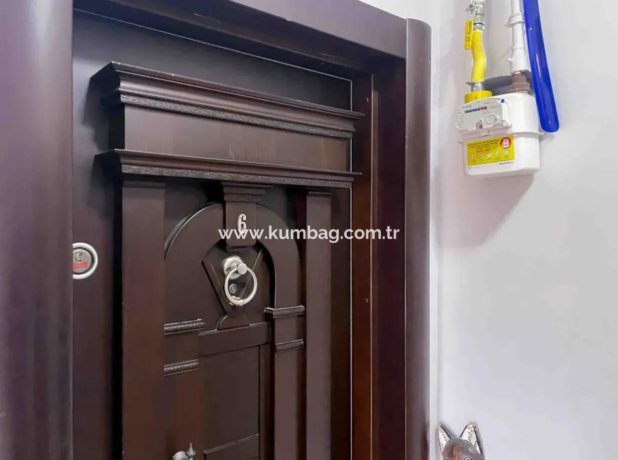 Altınova'da Deniz Manzaralı İskanlı Geniş Satılık 3+1 Daire