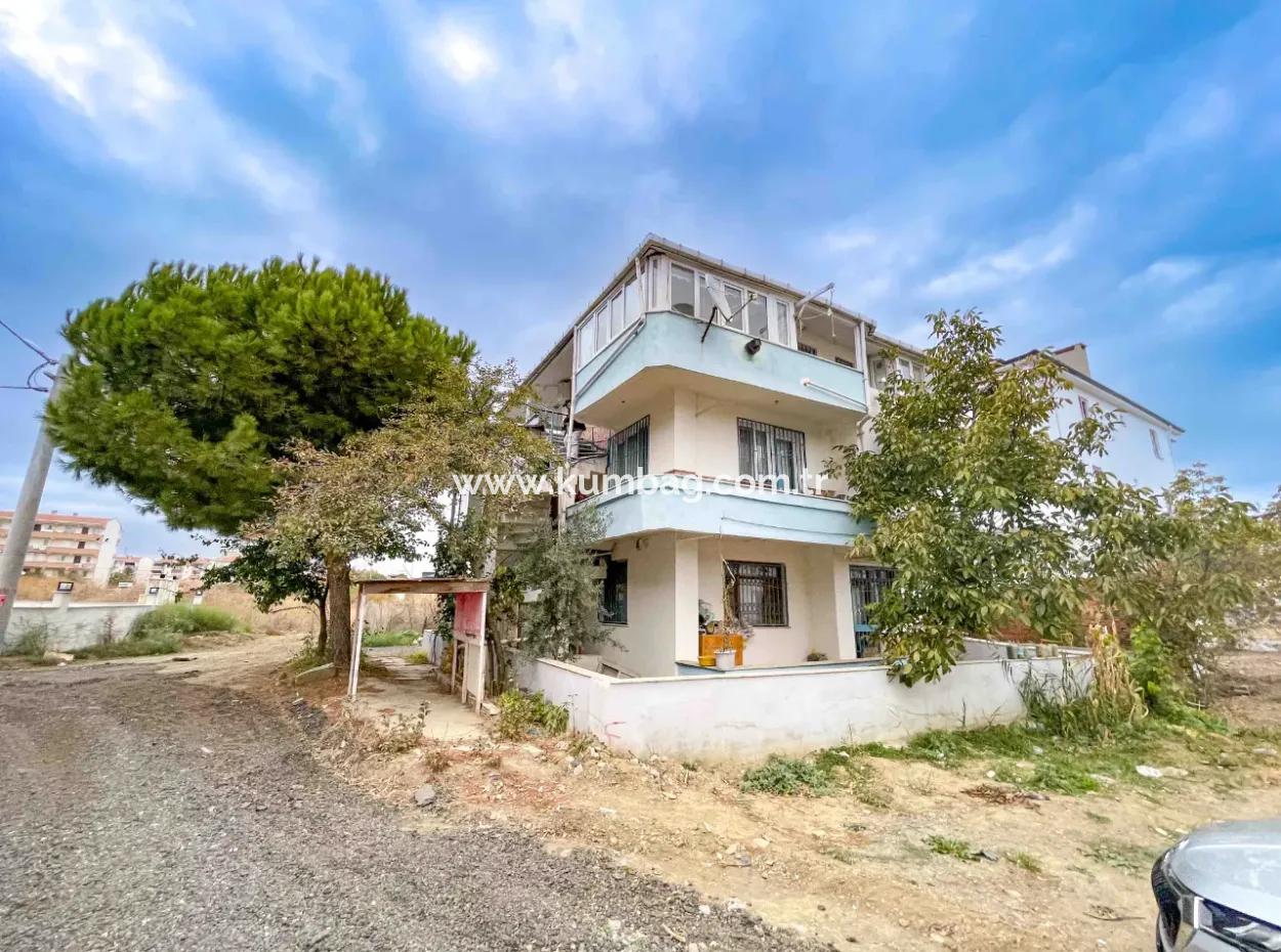 Kumbağ Caddeye Plaja Yakın Kullanışlı Geniş Balkonlu Satılık 2+1