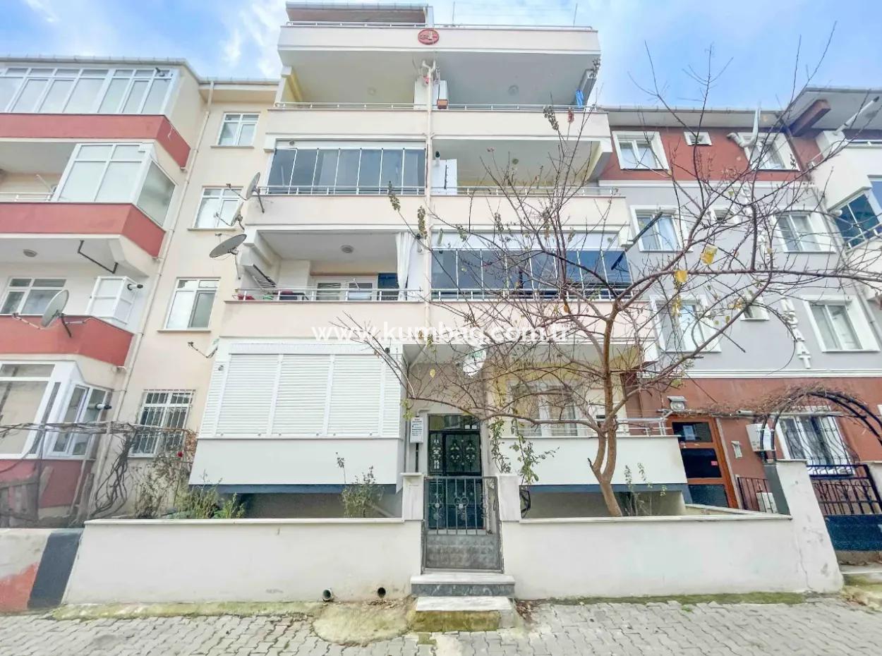 Denize Pazara Yakın Merkezi Konumda Eşyalı İskanlı Satılık 2+1