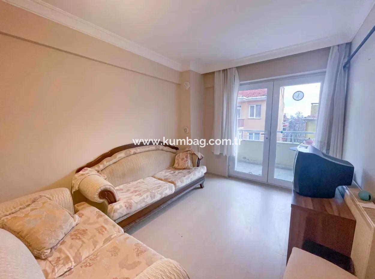 Denize Pazara Yakın Merkezi Konumda Eşyalı İskanlı Satılık 2+1