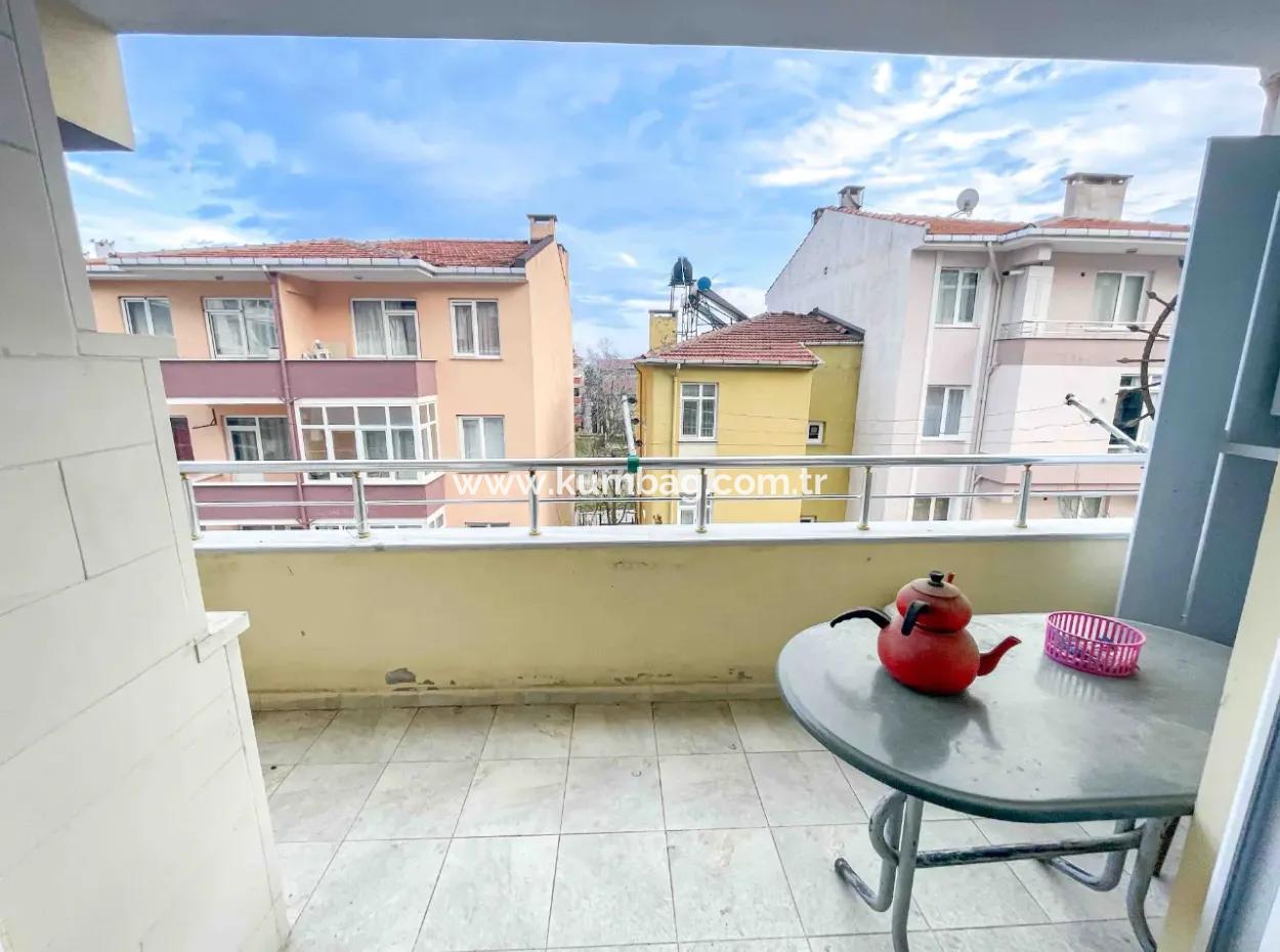 Denize Pazara Yakın Merkezi Konumda Eşyalı İskanlı Satılık 2+1