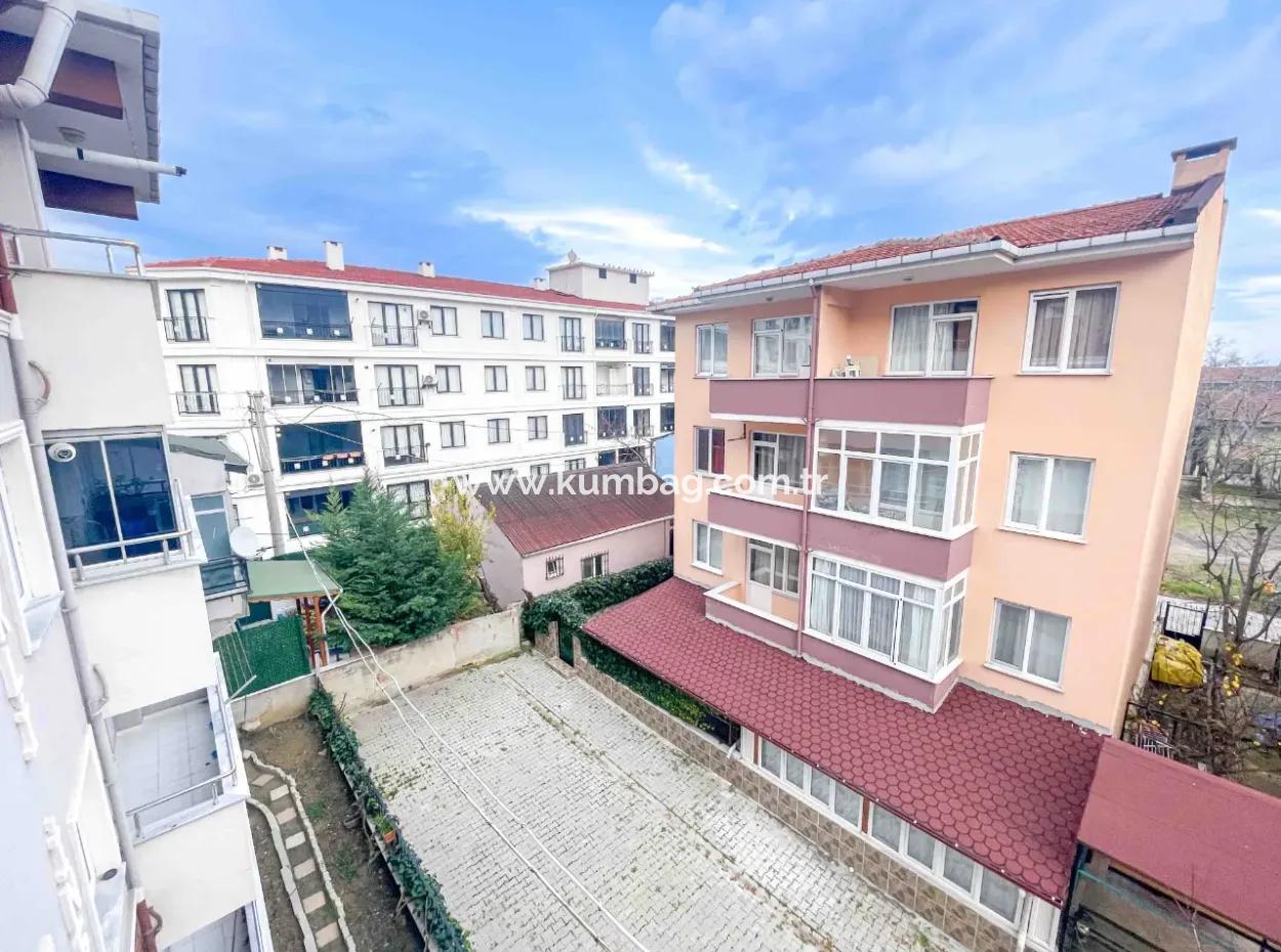 Denize Pazara Yakın Merkezi Konumda Eşyalı İskanlı Satılık 2+1