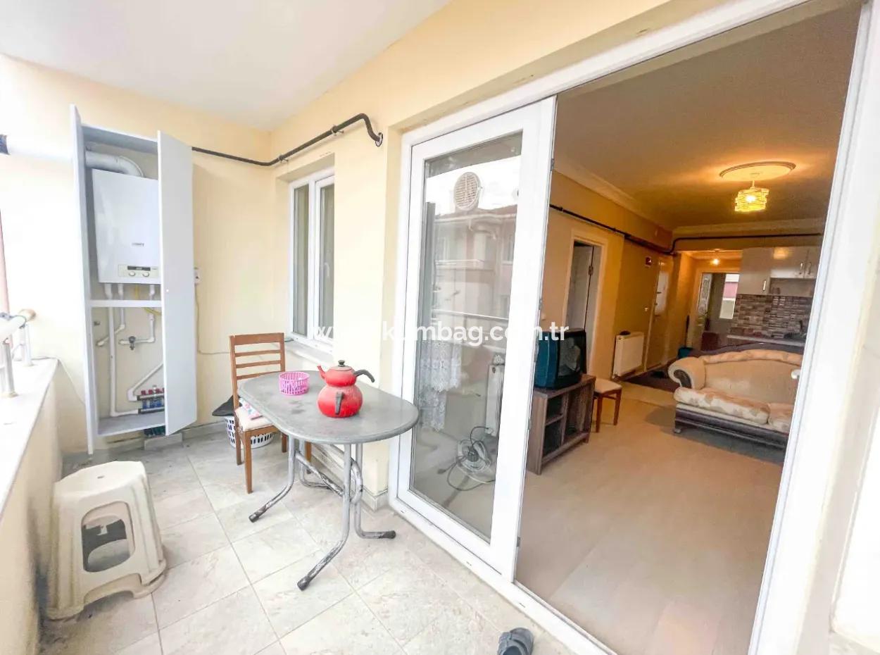 Denize Pazara Yakın Merkezi Konumda Eşyalı İskanlı Satılık 2+1