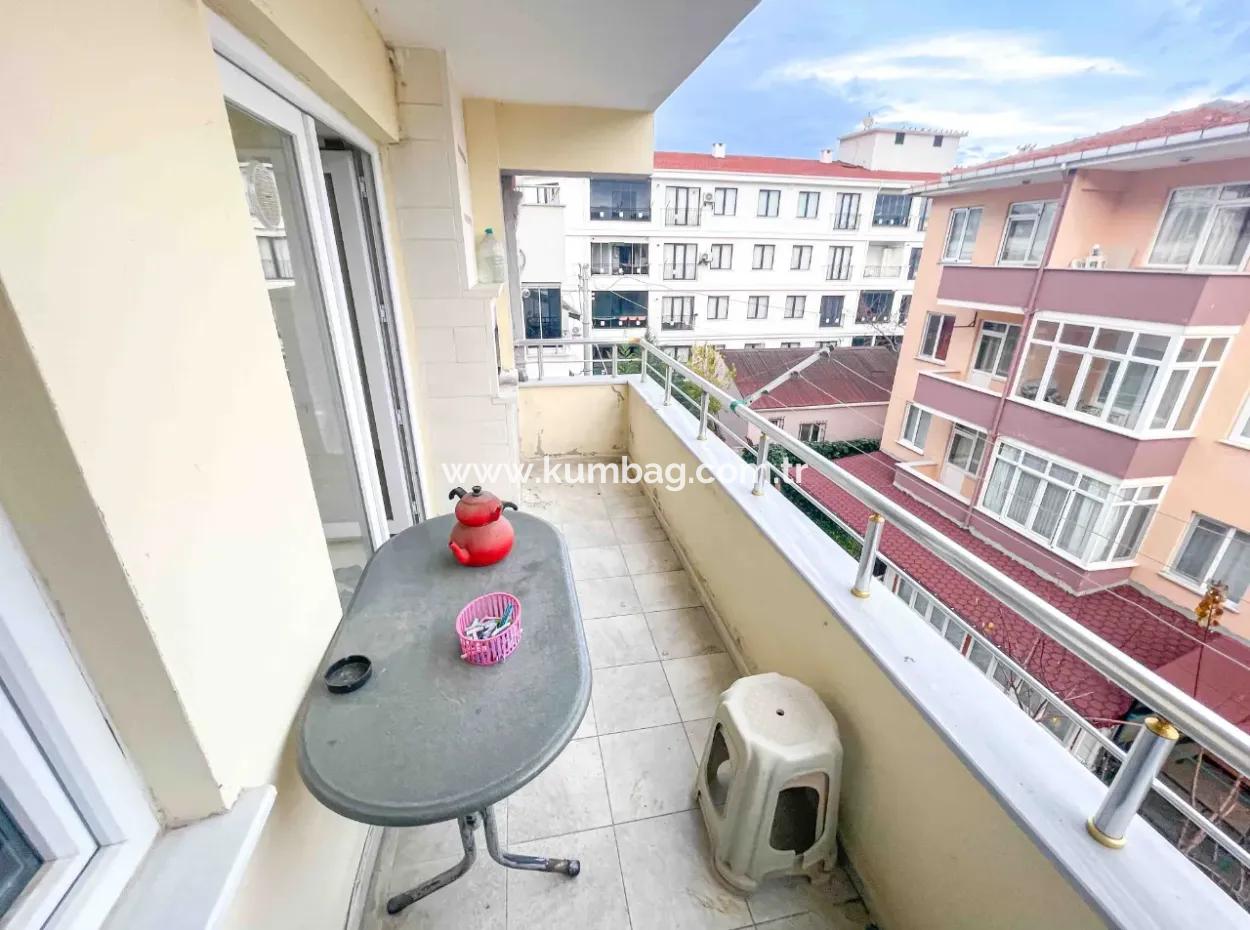 Denize Pazara Yakın Merkezi Konumda Eşyalı İskanlı Satılık 2+1