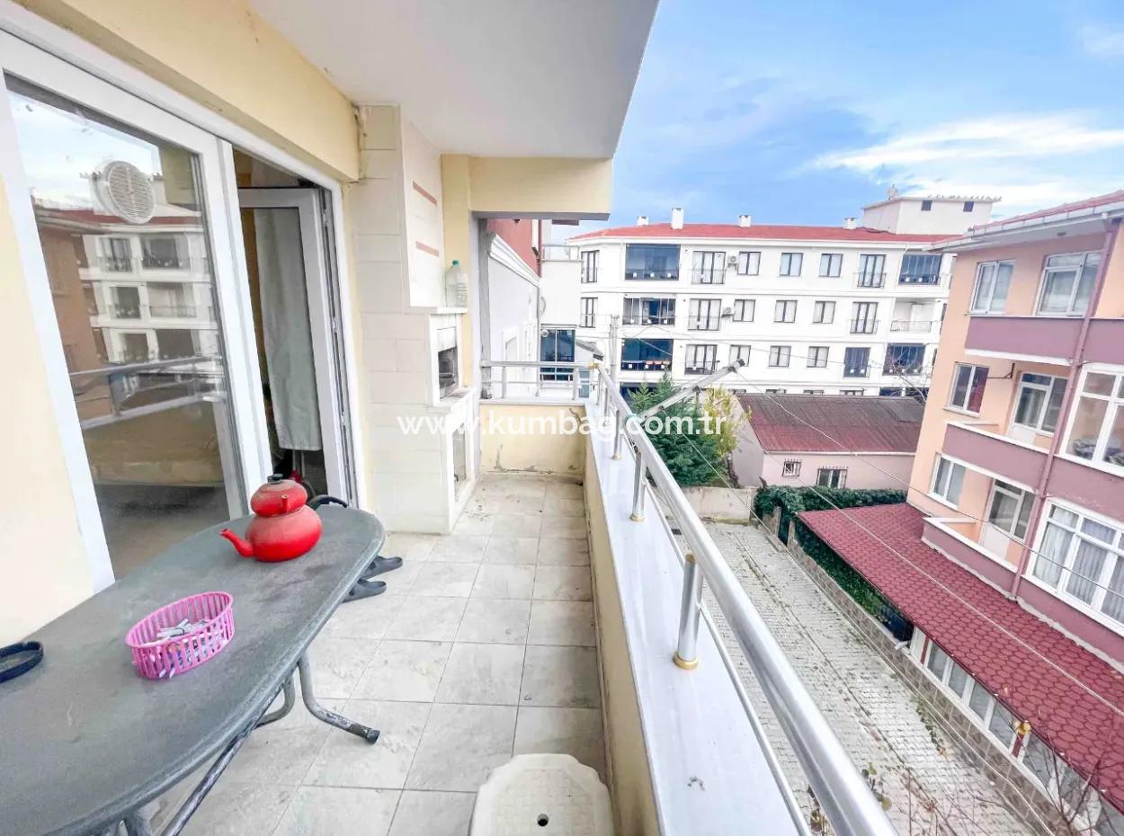 Denize Pazara Yakın Merkezi Konumda Eşyalı İskanlı Satılık 2+1