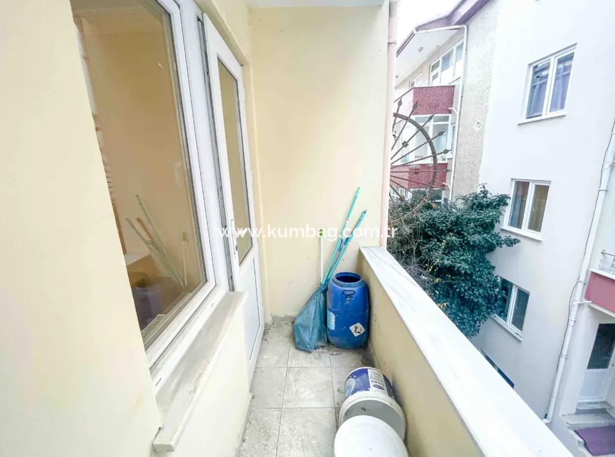 Denize Pazara Yakın Merkezi Konumda Eşyalı İskanlı Satılık 2+1