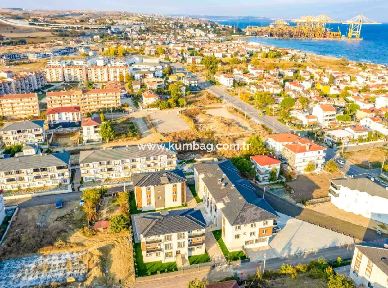 Kumbağ'da Gelişen Bölgede 400 M2 Caddeden Gözüken Kiralık Dükkan