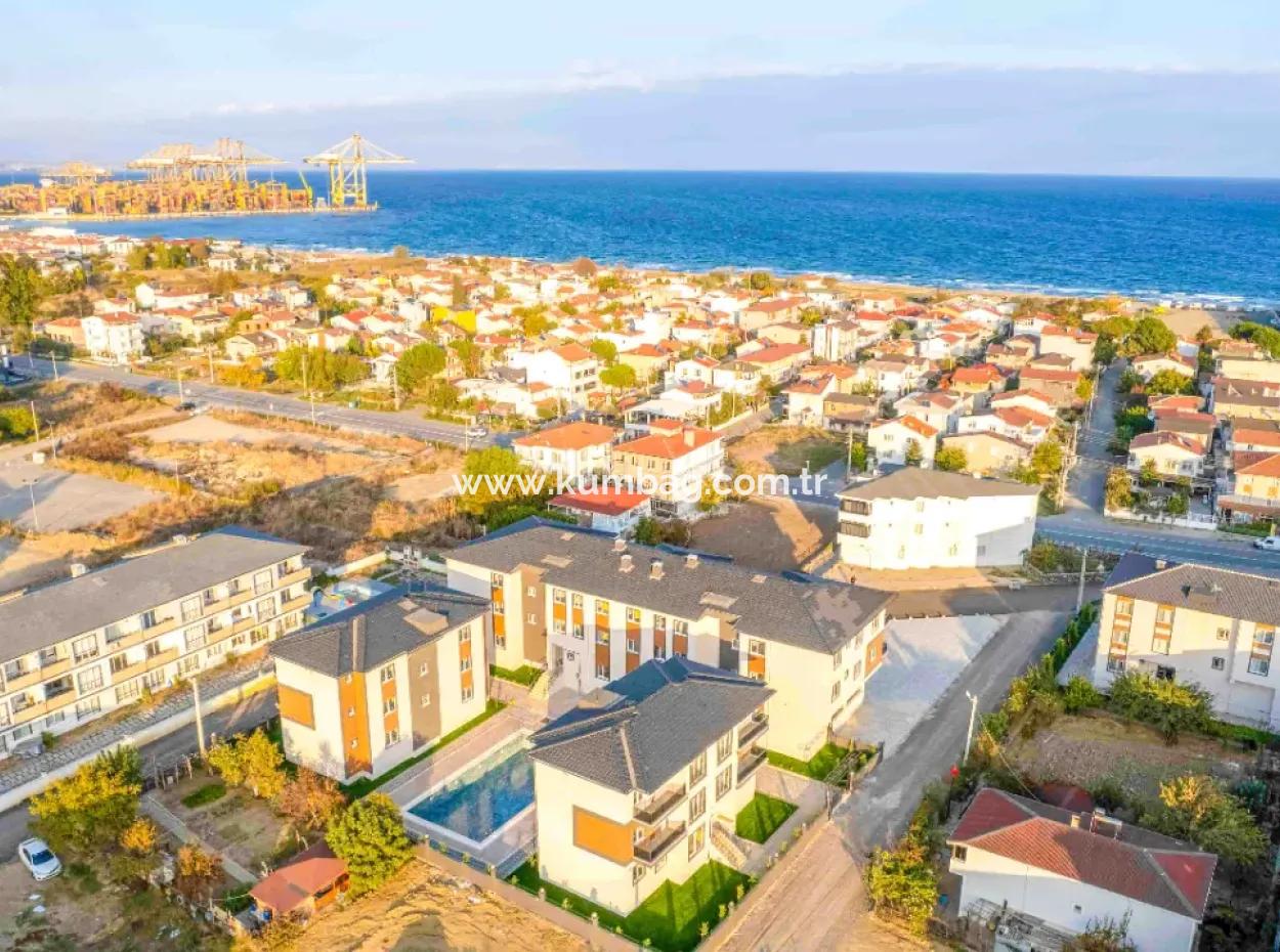 Kumbağ'da Gelişen Bölgede 400 M2 Caddeden Gözüken Kiralık Dükkan