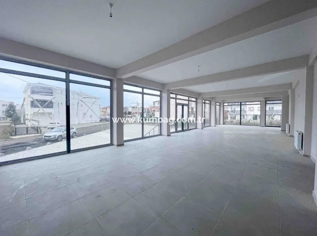 Kumbağ'da Gelişen Bölgede 400 M2 Caddeden Gözüken Kiralık Dükkan