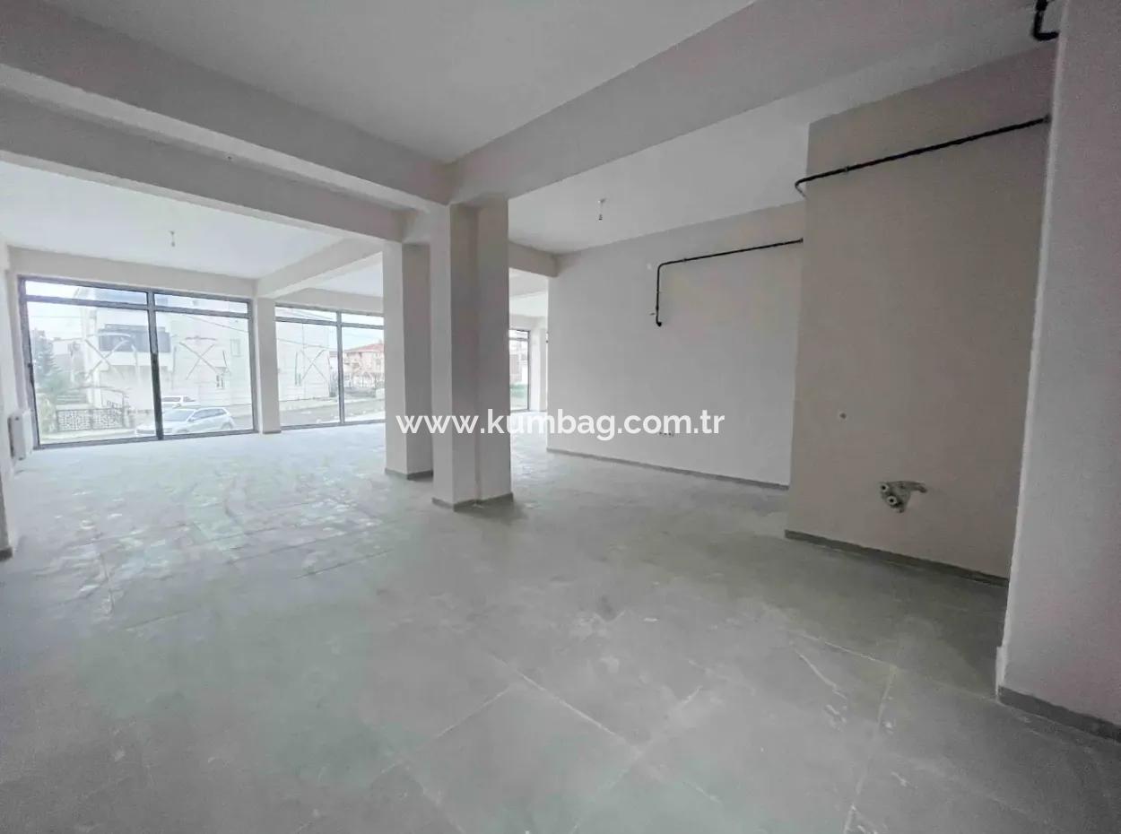Kumbağ'da Gelişen Bölgede 400 M2 Caddeden Gözüken Kiralık Dükkan