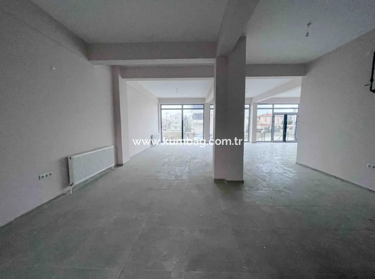 Kumbağ'da Gelişen Bölgede 400 M2 Caddeden Gözüken Kiralık Dükkan