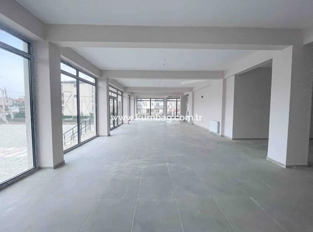 Kumbağ'da Gelişen Bölgede 400 M2 Caddeden Gözüken Kiralık Dükkan