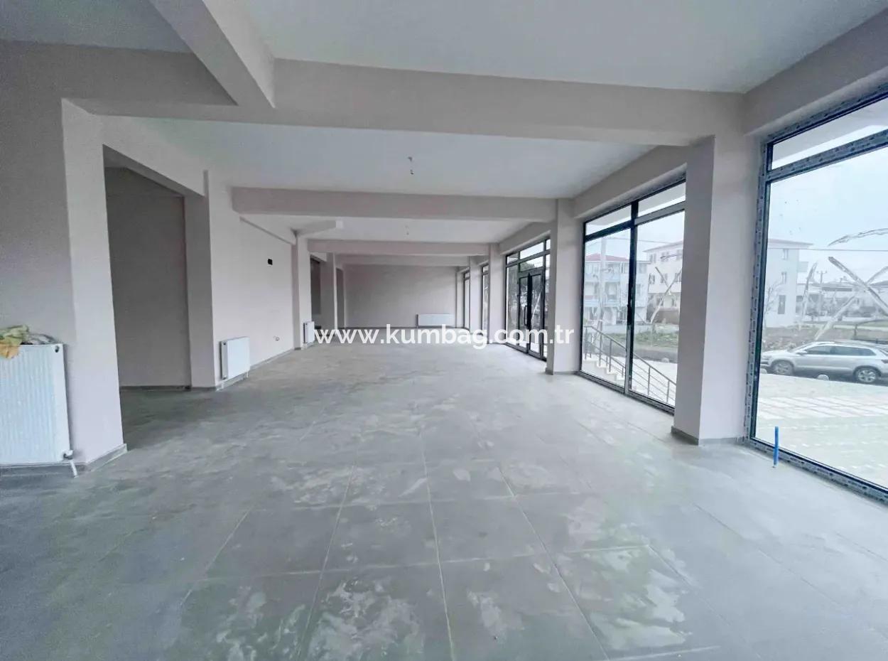 Kumbağ'da Gelişen Bölgede 400 M2 Caddeden Gözüken Kiralık Dükkan
