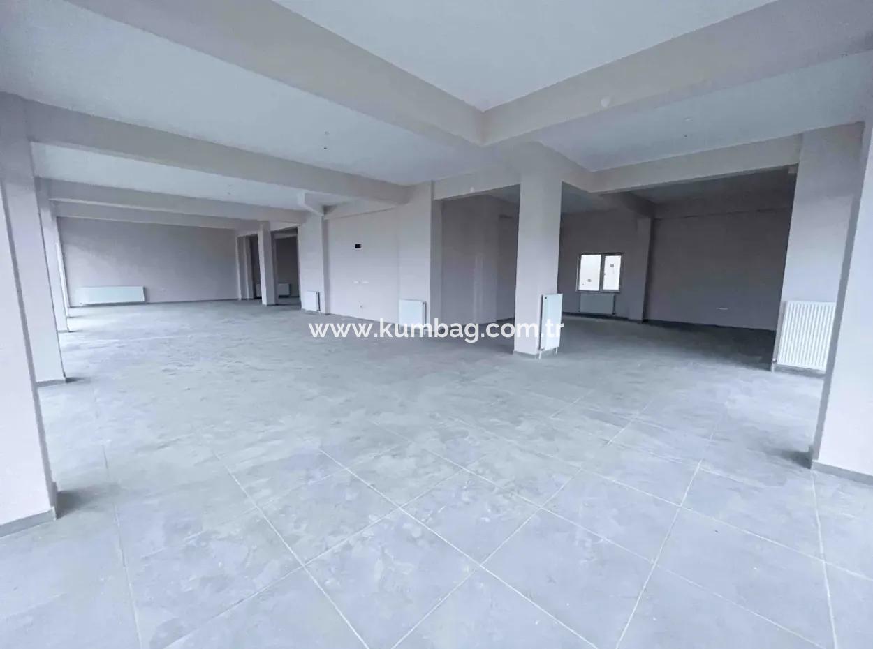 Kumbağ'da Gelişen Bölgede 400 M2 Caddeden Gözüken Kiralık Dükkan