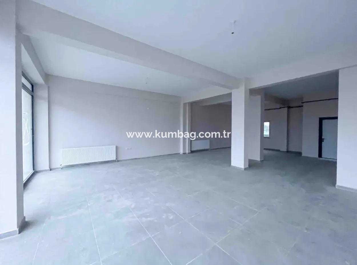 Kumbağ'da Gelişen Bölgede 400 M2 Caddeden Gözüken Kiralık Dükkan