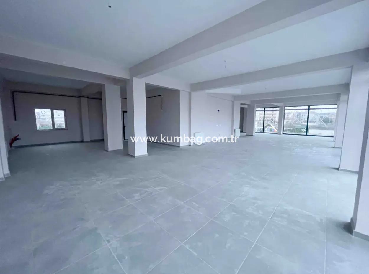 Kumbağ'da Gelişen Bölgede 400 M2 Caddeden Gözüken Kiralık Dükkan