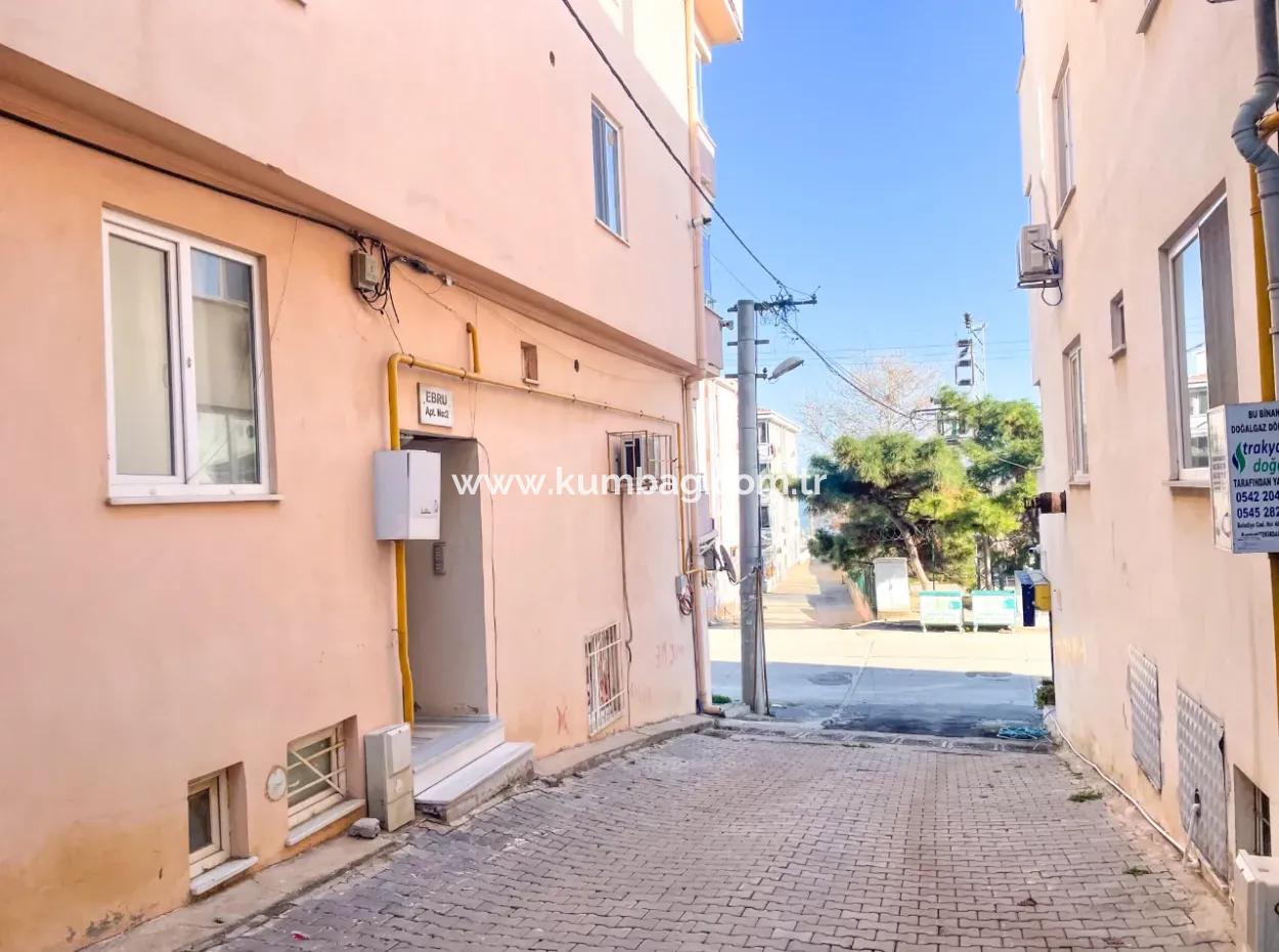 Kumbağ'da Cadde Üstü Eşyalı Merkezde İskanlı Satılık 1+1 Daire