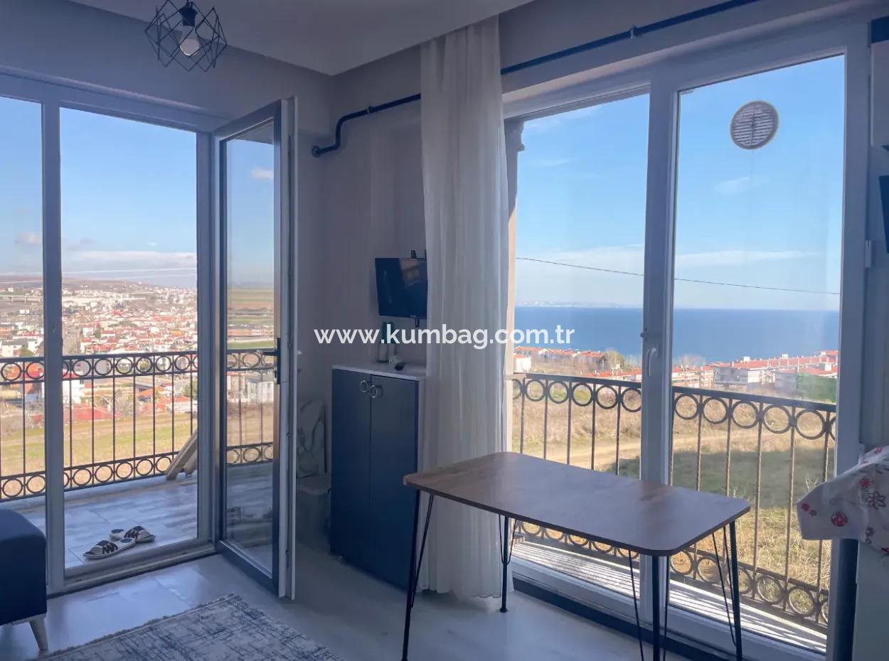 Komple Deniz Manzaralı Kumbağ Tepede İskanlı Satılık 2+1 Daire