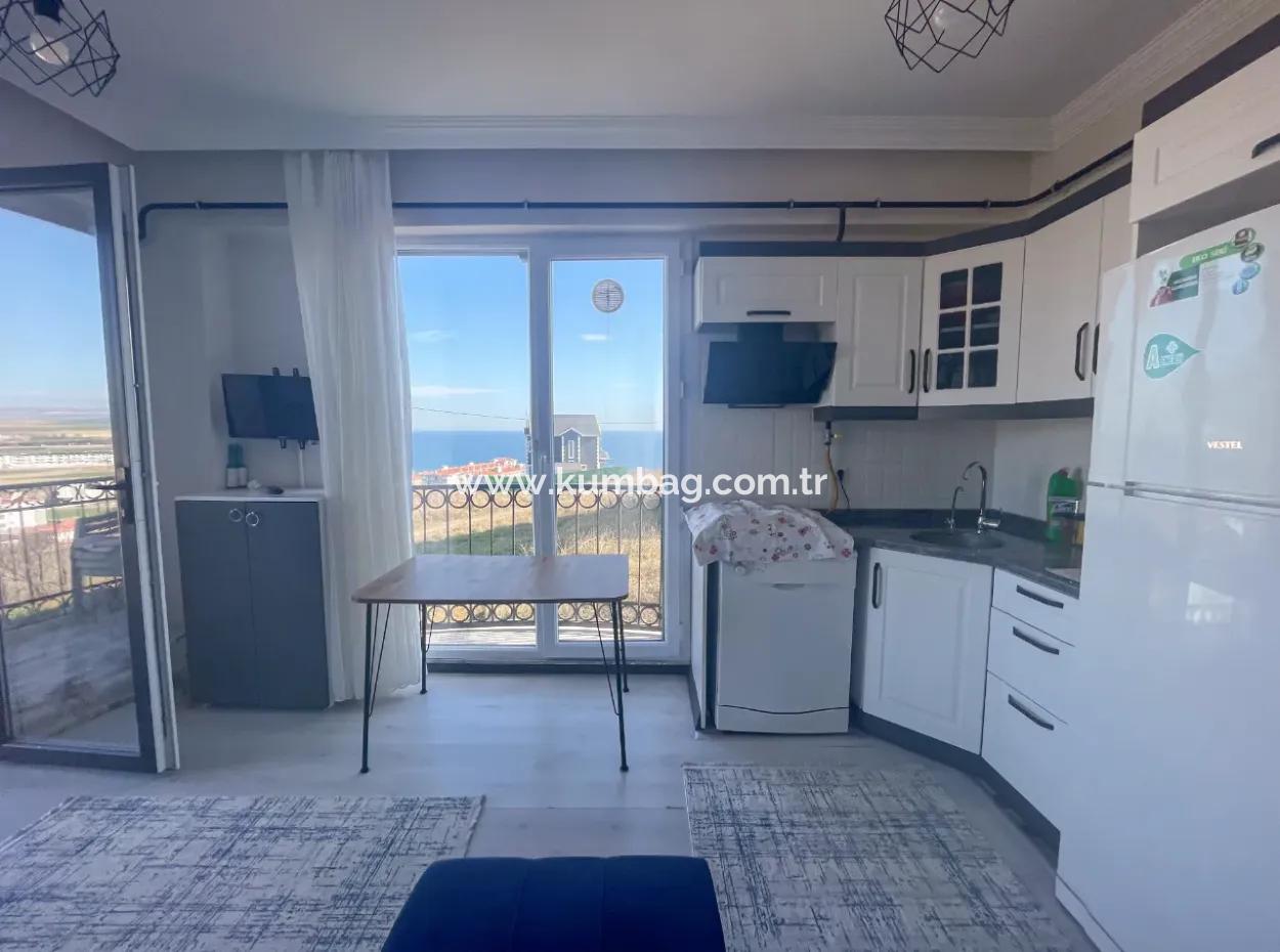 Komple Deniz Manzaralı Kumbağ Tepede İskanlı Satılık 2+1 Daire