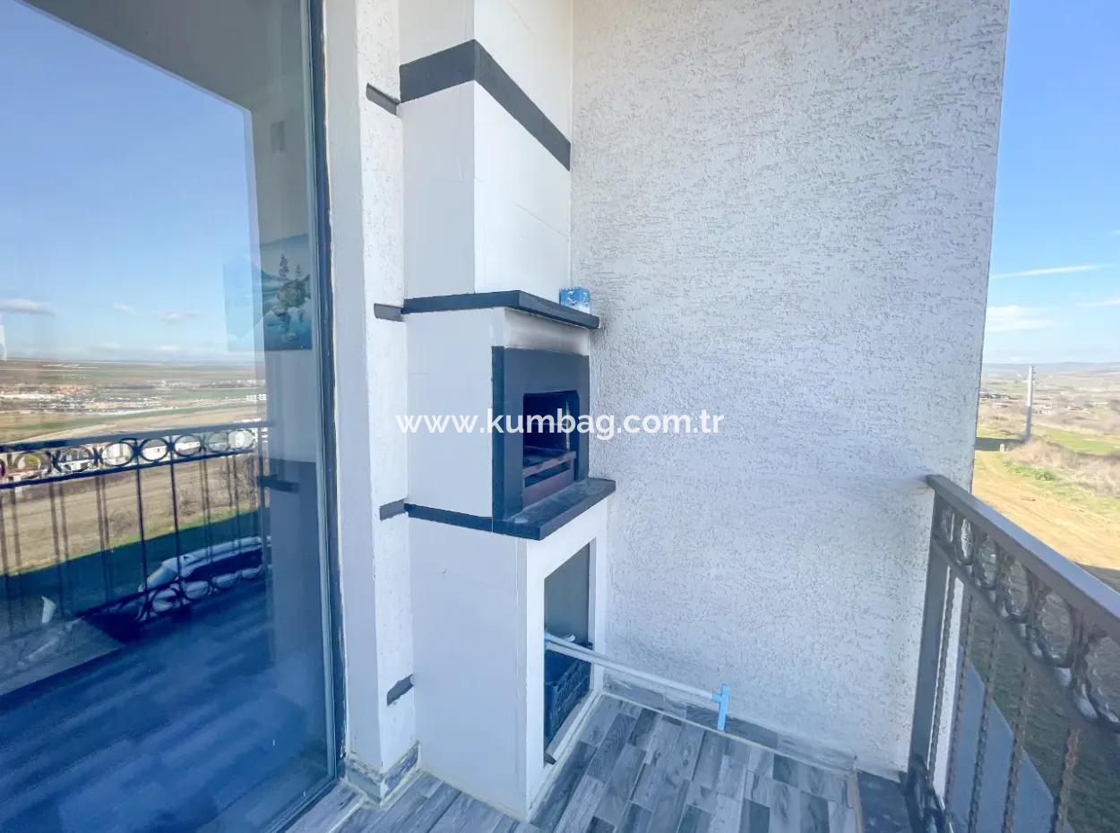 Komple Deniz Manzaralı Kumbağ Tepede İskanlı Satılık 2+1 Daire