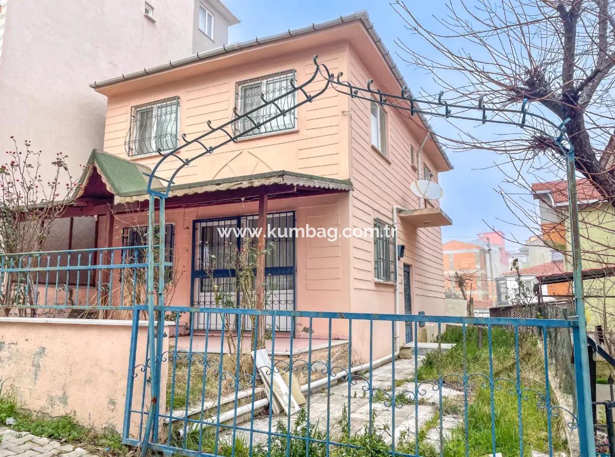 Kumbağ Merkezi Konumda Satılık 2 Katlı 4+1 Bahçeli Müstakil Ev