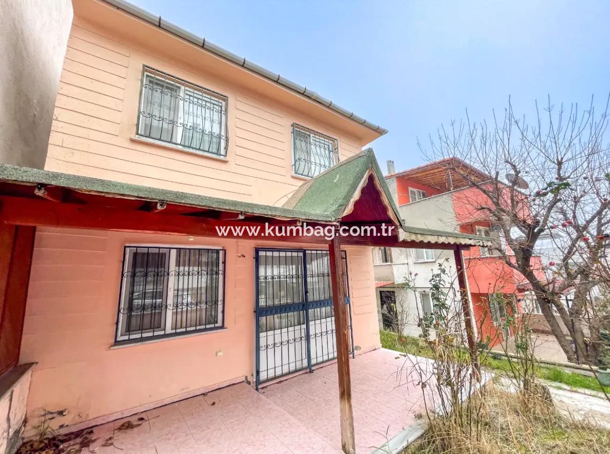 Kumbağ Merkezi Konumda Satılık 2 Katlı 4+1 Bahçeli Müstakil Ev