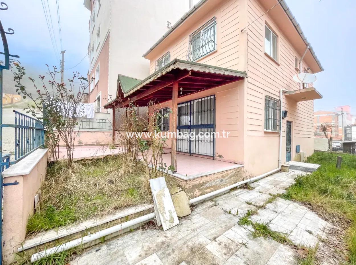 Kumbağ Merkezi Konumda Satılık 2 Katlı 4+1 Bahçeli Müstakil Ev