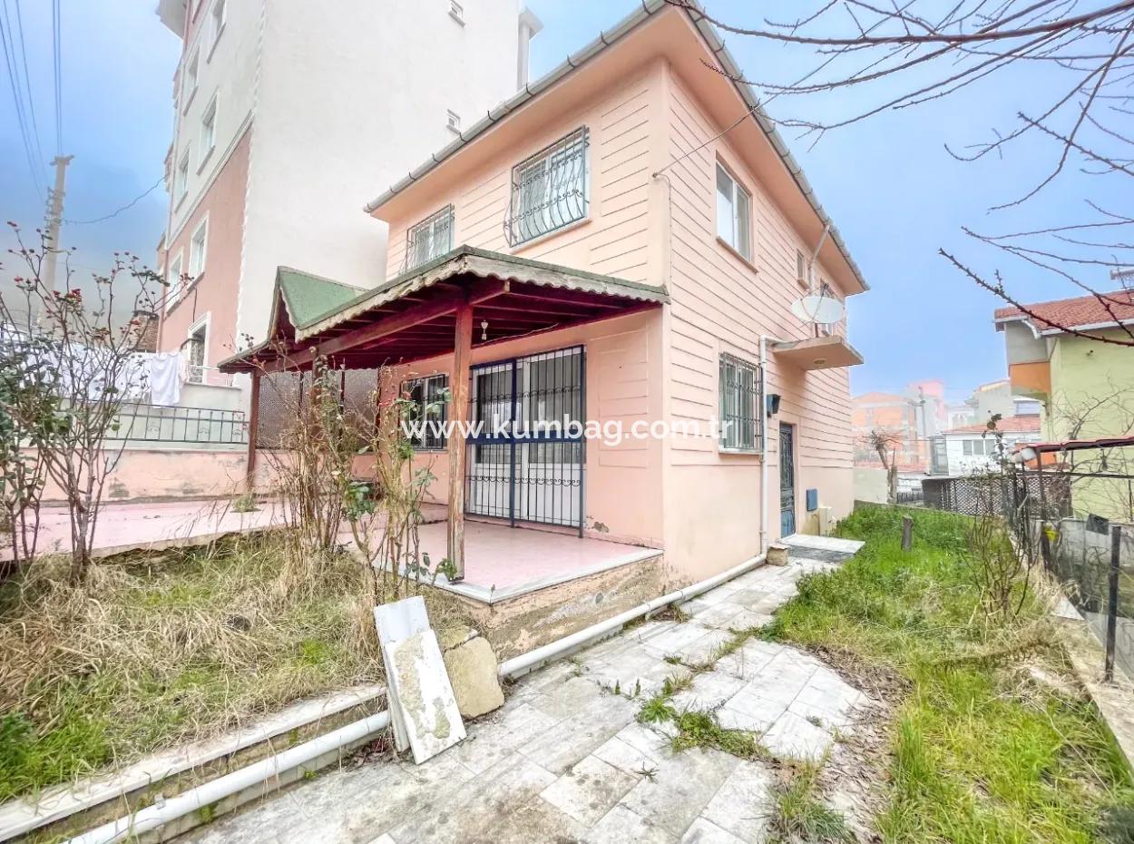 Kumbağ Merkezi Konumda Satılık 2 Katlı 4+1 Bahçeli Müstakil Ev