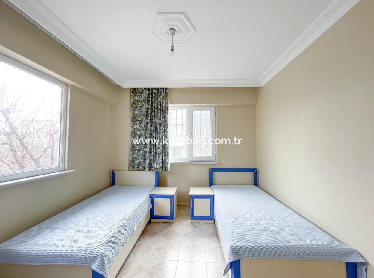 Kumbağ Merkezi Konumda Satılık 2 Katlı 4+1 Bahçeli Müstakil Ev