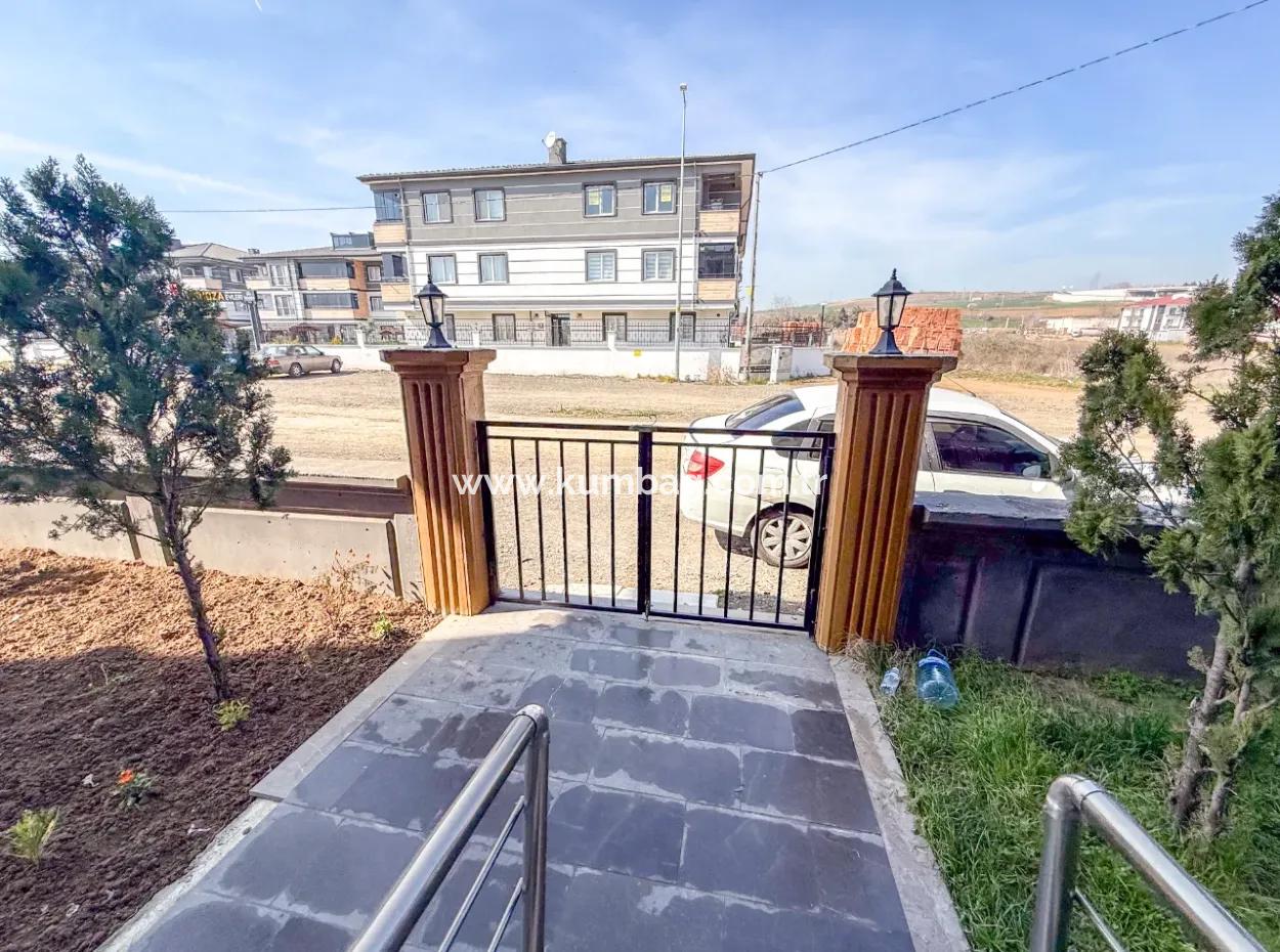 Kumbağ'da Yeni Lüks 2+1 Denize Yakın Satılık Köşe Daire