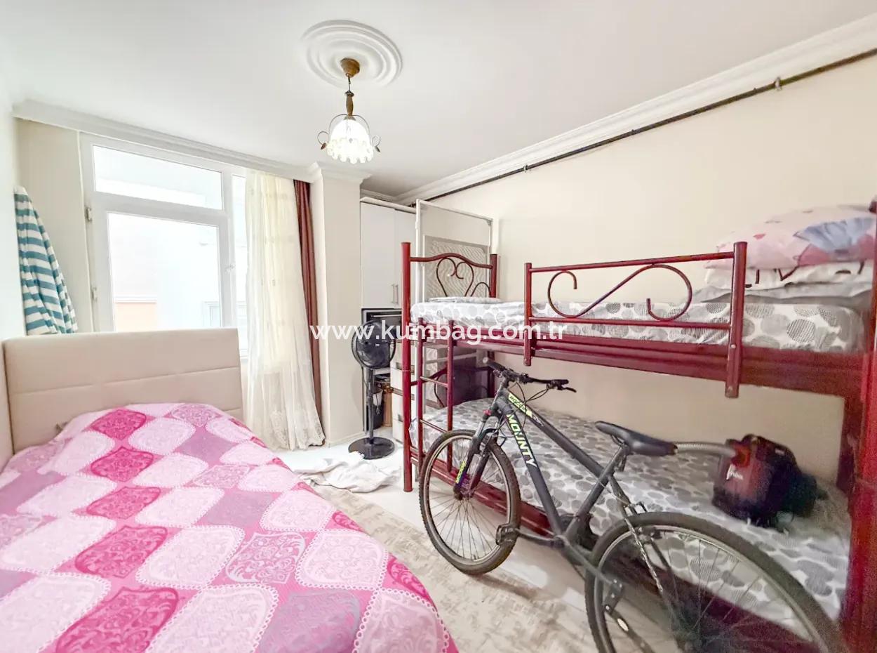 Kumbağ Merkezi Konumda İskanlı Çift Balkonlu Satılık 2+1 Daire