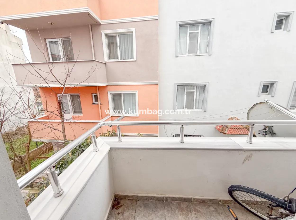 Kumbağ Merkezi Konumda İskanlı Çift Balkonlu Satılık 2+1 Daire