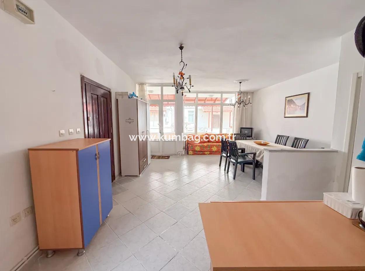 Kumbağ Denize 50 Mt Havuzlu Site İçinde Satılık Tripleks Villa