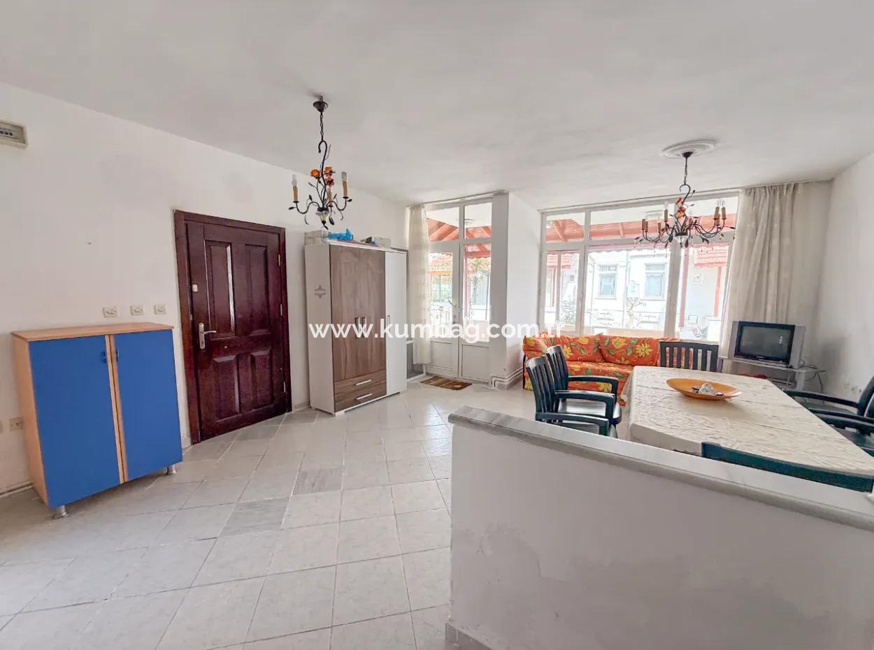 Kumbağ Denize 50 Mt Havuzlu Site İçinde Satılık Tripleks Villa