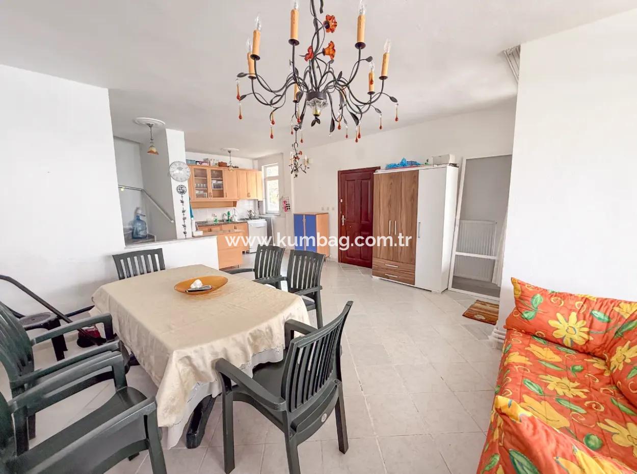 Kumbağ Denize 50 Mt Havuzlu Site İçinde Satılık Tripleks Villa