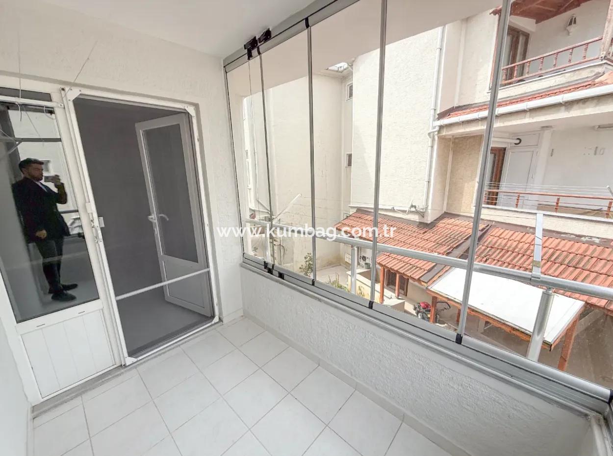 Kumbağ Denize 50 Mt Havuzlu Site İçinde Satılık Tripleks Villa