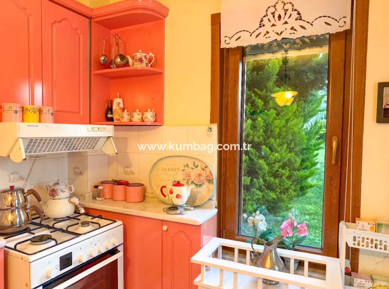 Kumbağ Denize Sıfır Gözde Sitesinde Satılık Çok Geniş 2+1 Daire