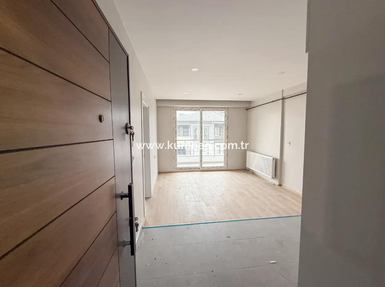 Kumbağ Havuzlu Sitede Denize Ve Caddeye Yakın Lüks 1+1 Daireler