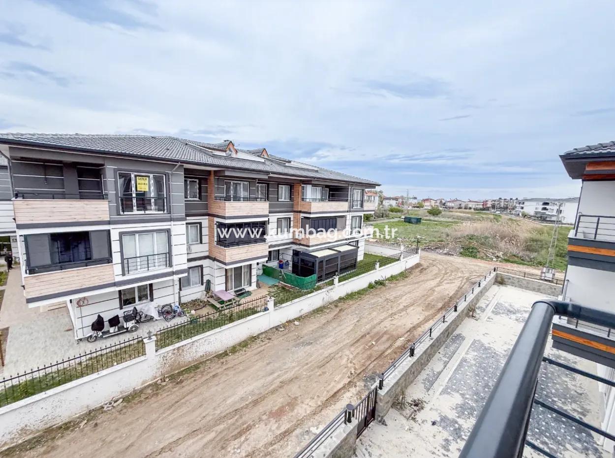 Kumbağ Havuzlu Sitede Denize Ve Caddeye Yakın Lüks 1+1 Daireler