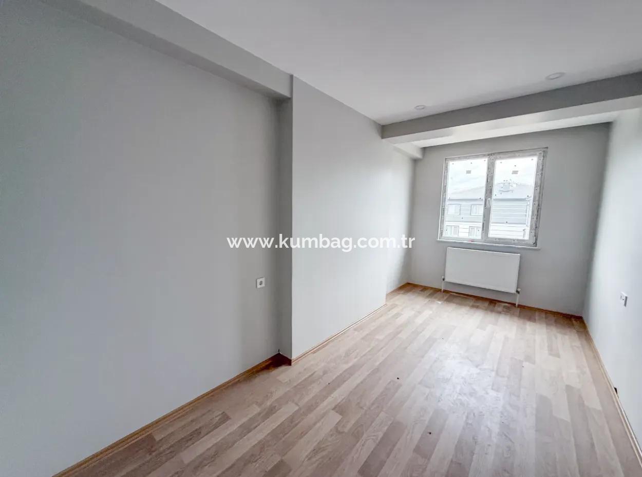 Kumbağ Havuzlu Sitede Denize Ve Caddeye Yakın Lüks 1+1 Daireler