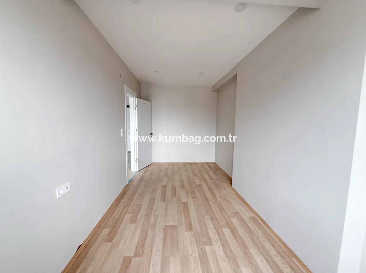 Kumbağ Havuzlu Sitede Denize Ve Caddeye Yakın Lüks 1+1 Daireler