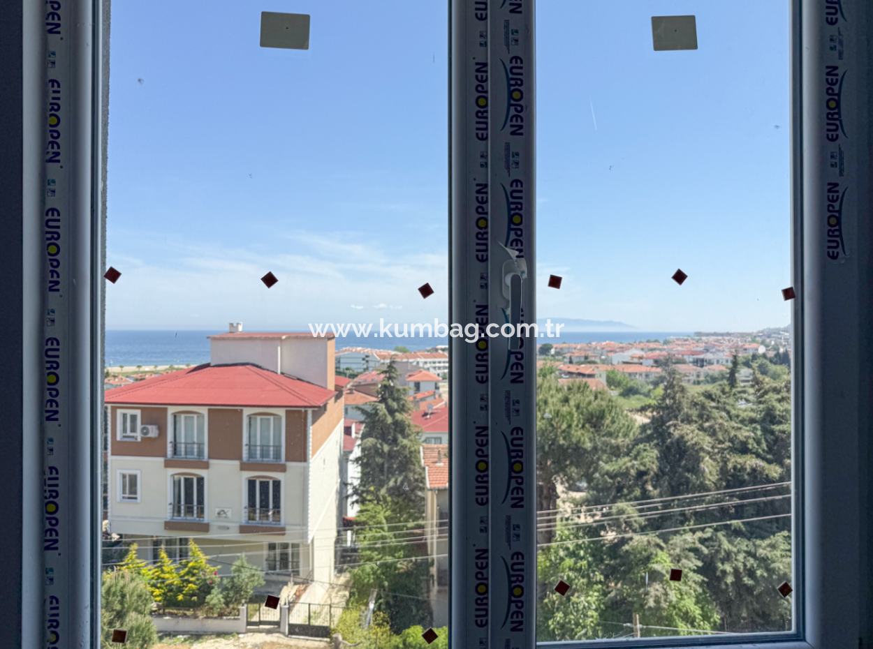 Kumbağ'da Deniz Manzaralı Geniş Balkonlu Satılık Sıfır 2+1 Daire