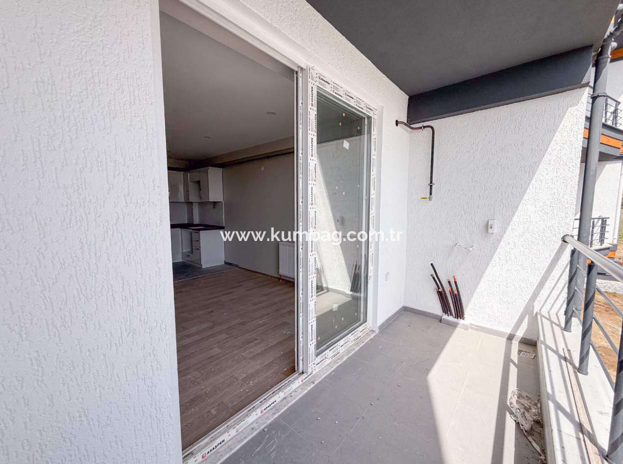 Kumbağ Havuzlu Sitede Denize Yakın Kiralık Lüks 2+1 Daireler