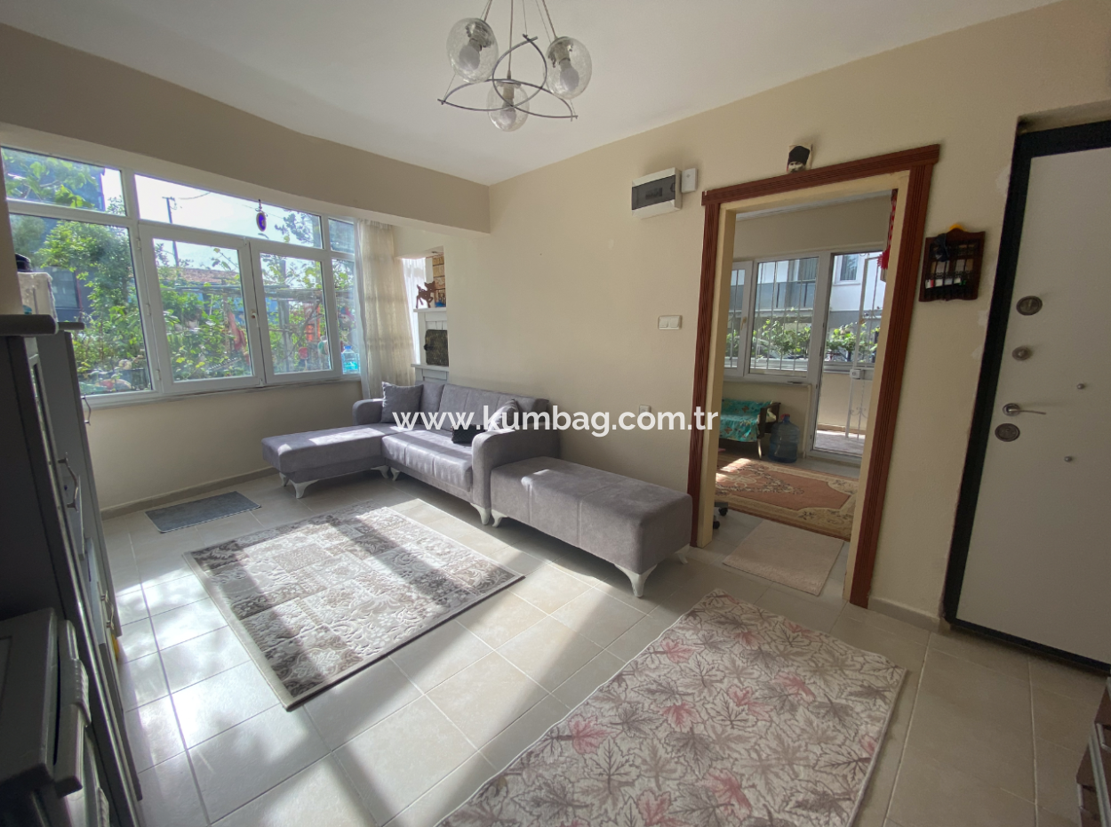 Kumbağ Cadde Üzerinde Satılık 2+1 Bahçe Kat Daire