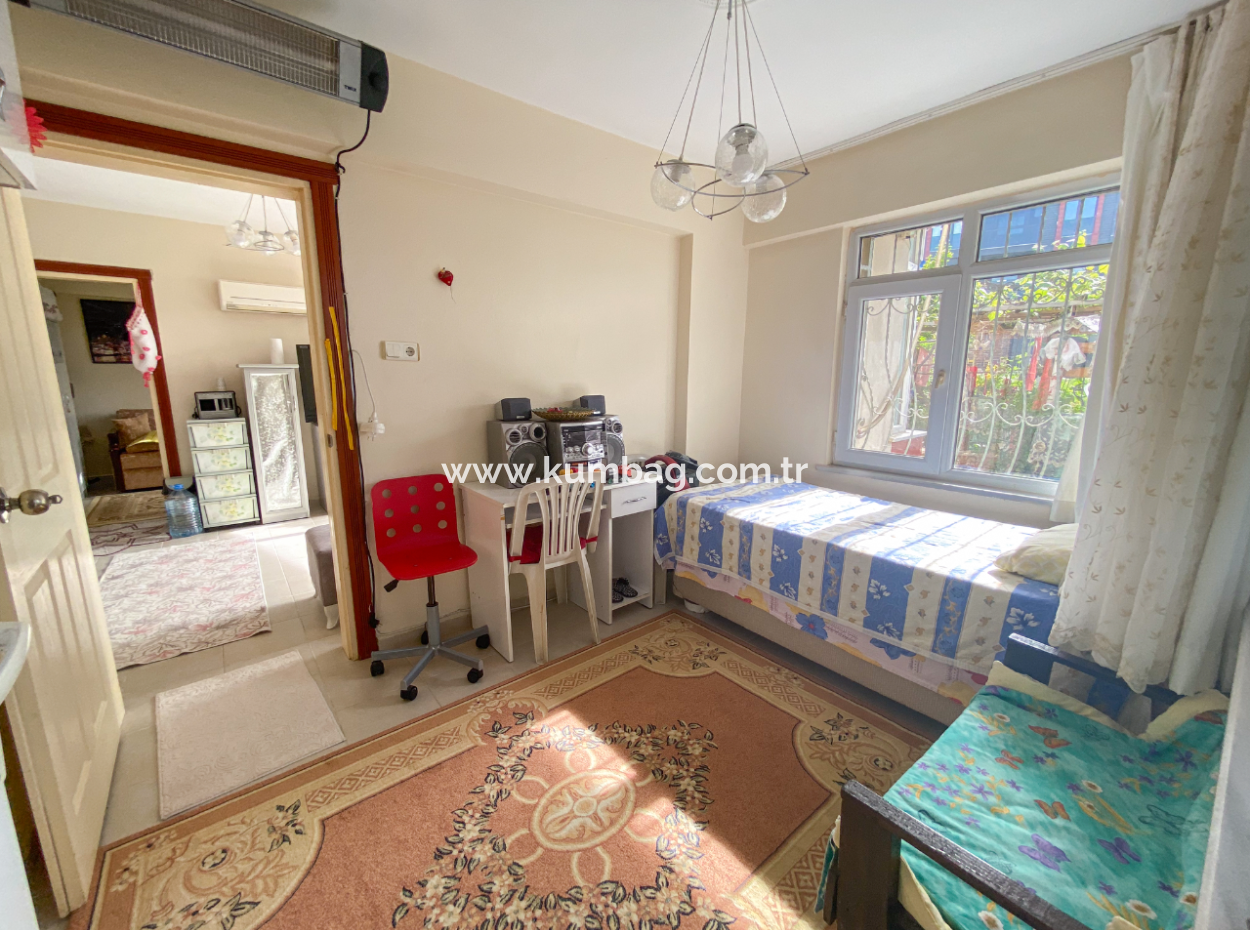 Kumbağ Cadde Üzerinde Satılık 2+1 Bahçe Kat Daire