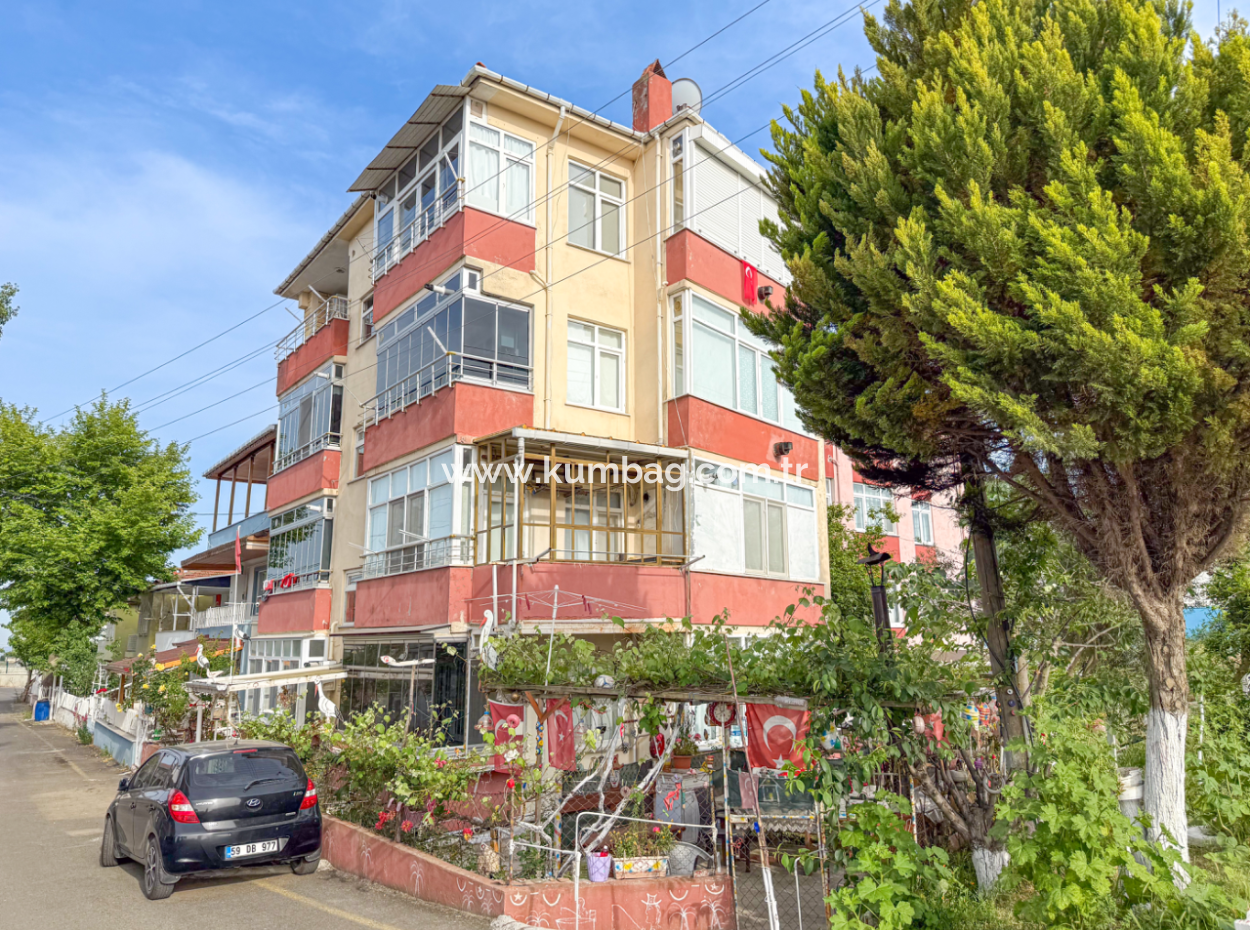 Kumbağ Cadde Üzerinde Satılık 2+1 Bahçe Kat Daire